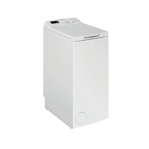 Lave-linge top blanc à couvercle supérieur dans une buanderie claire aux murs blanc cassé et vert sauge.