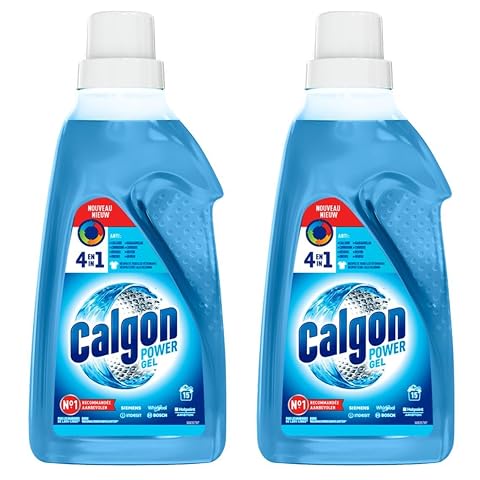 Deux flacons de gel anticalcaire pour lave-linge posés dans une buanderie lumineuse.