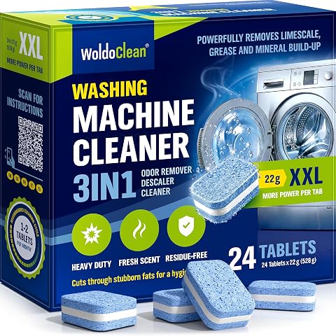 Lot de 24 tablettes WoldoClean pour lave-linge, présenté dans une buanderie claire